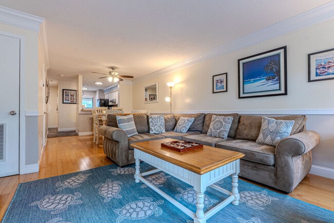 Building Photo - 36 Deallyon Ave