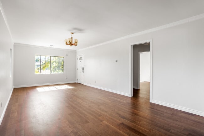 Foto del edificio - 5129 Chester St