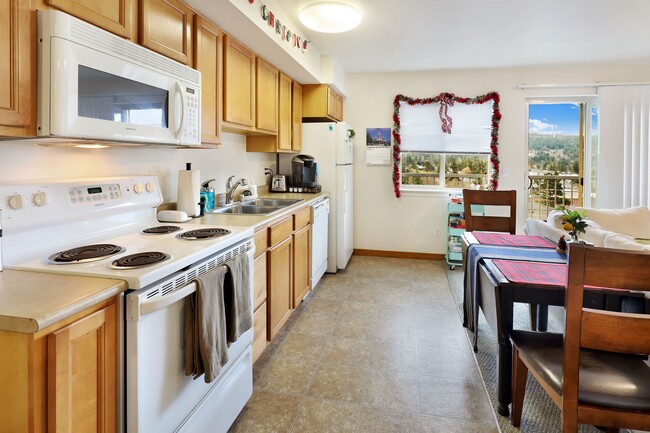 Building Photo - 2020 Taylor Ave