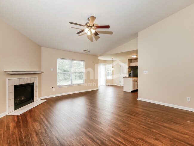 Foto del edificio - 2063 Meridian Springs Ln