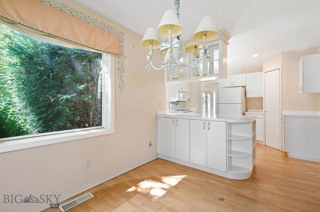 Foto del edificio - 3155 Fieldstone Dr W