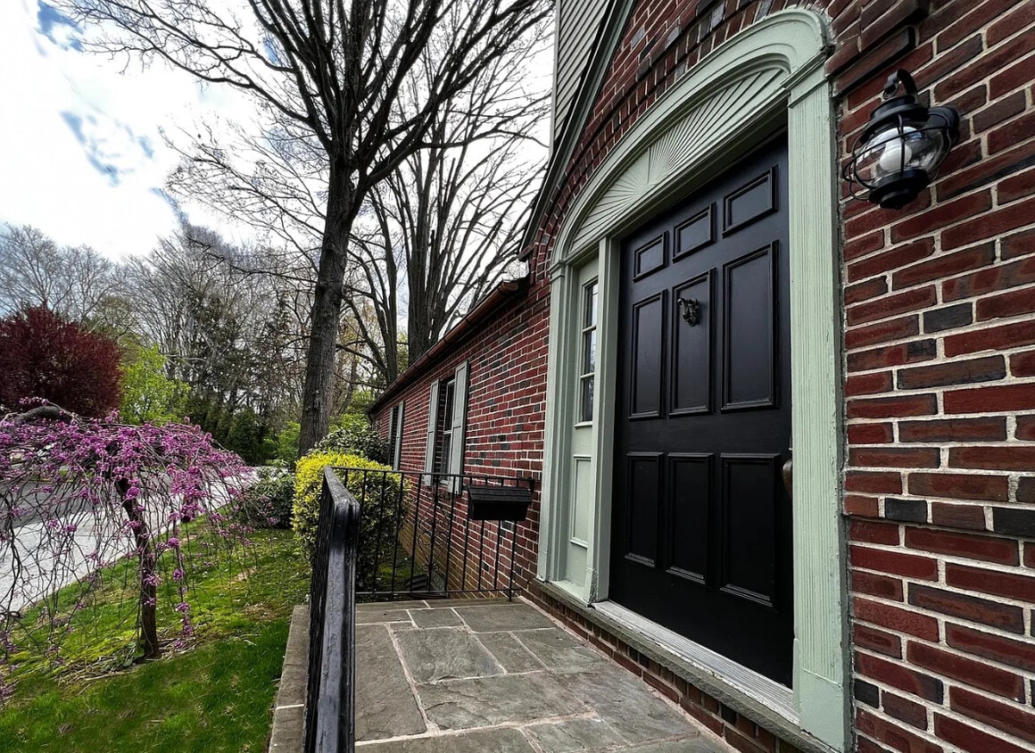 Foto principal - 24 Highland Ave