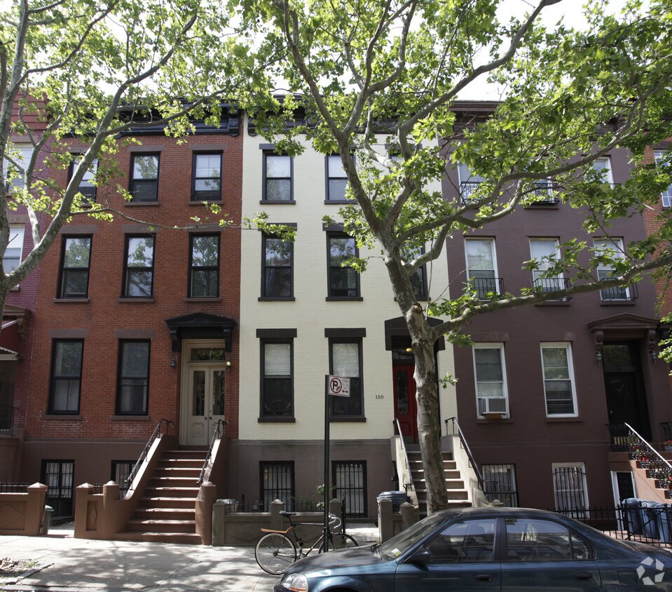 Building Photo - 150 Summit St