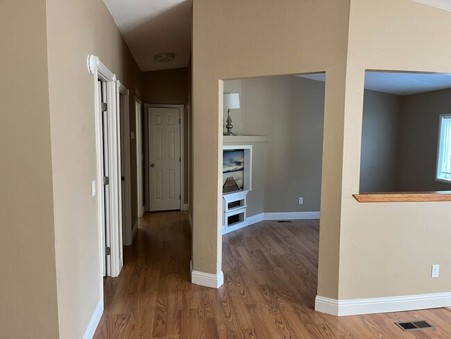 Building Photo - 6257 Laurel Pl