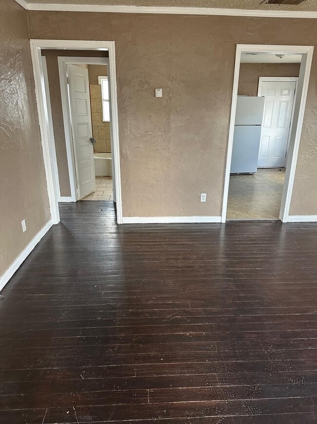 Building Photo - 203 N Kentucky St