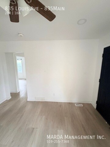 Building Photo - NEWLY RENOVATED 2 BED/1 BATH MAIN FLOOR UN...