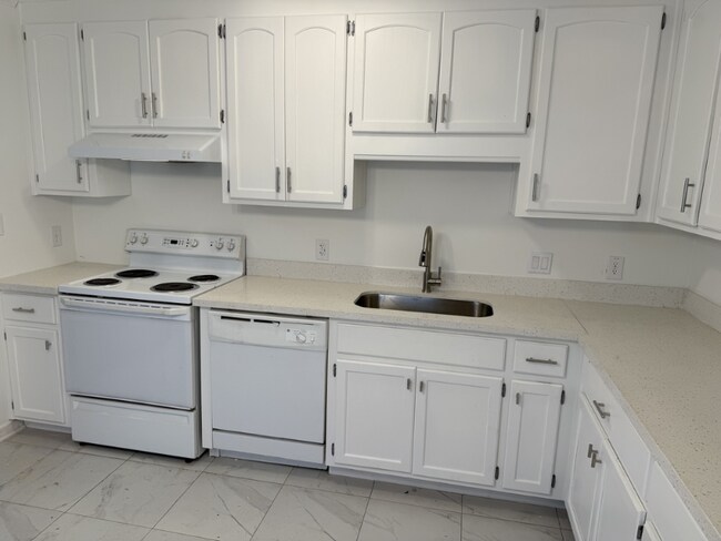 Foto del edificio - 3336 Colonial Oaks Dr