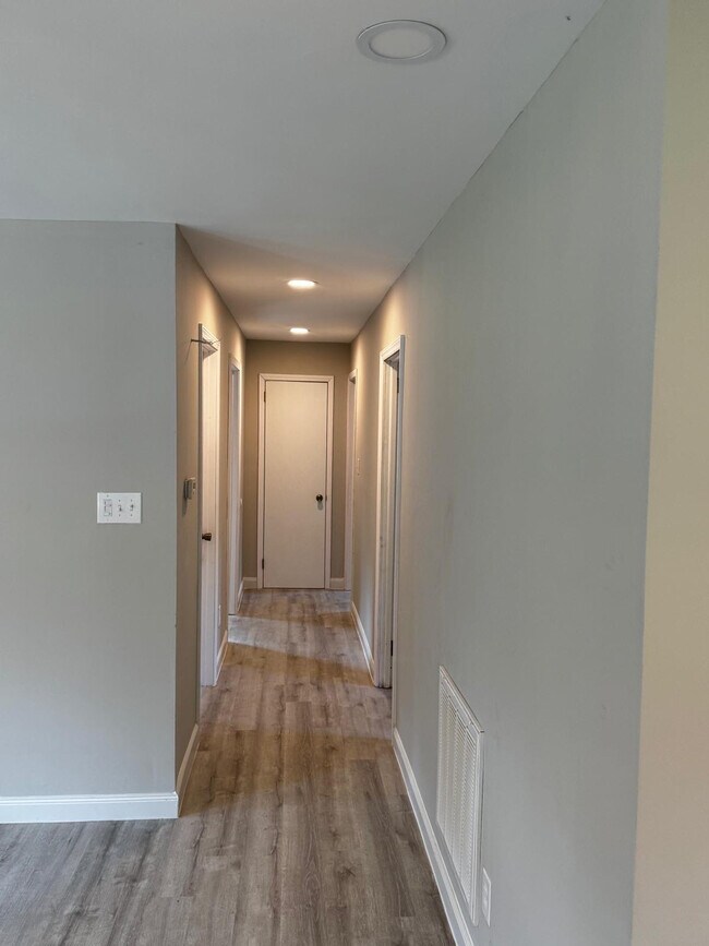 Building Photo - 3295 Amity Hill Rd