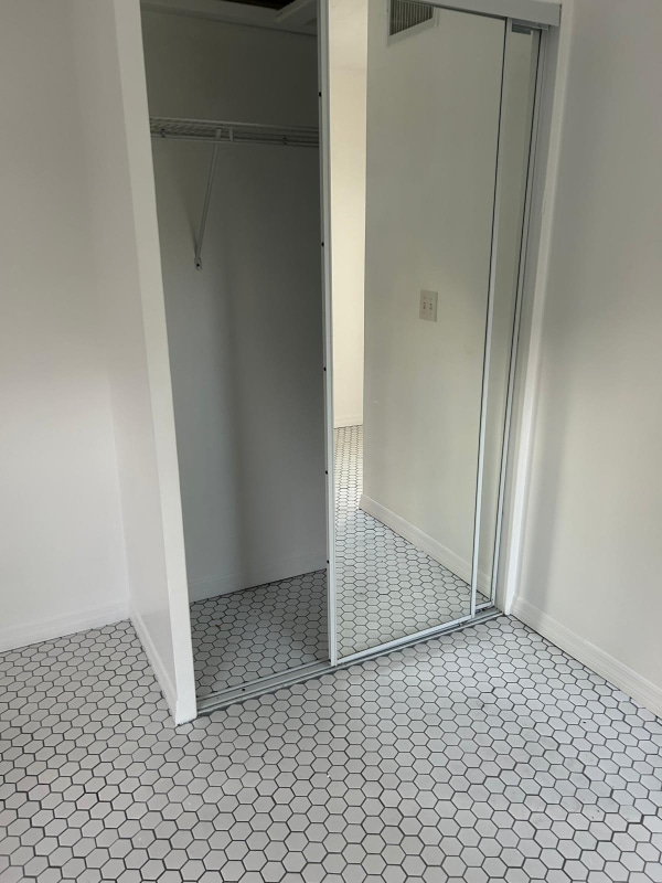 Foto del edificio - 1709 Furey Dr