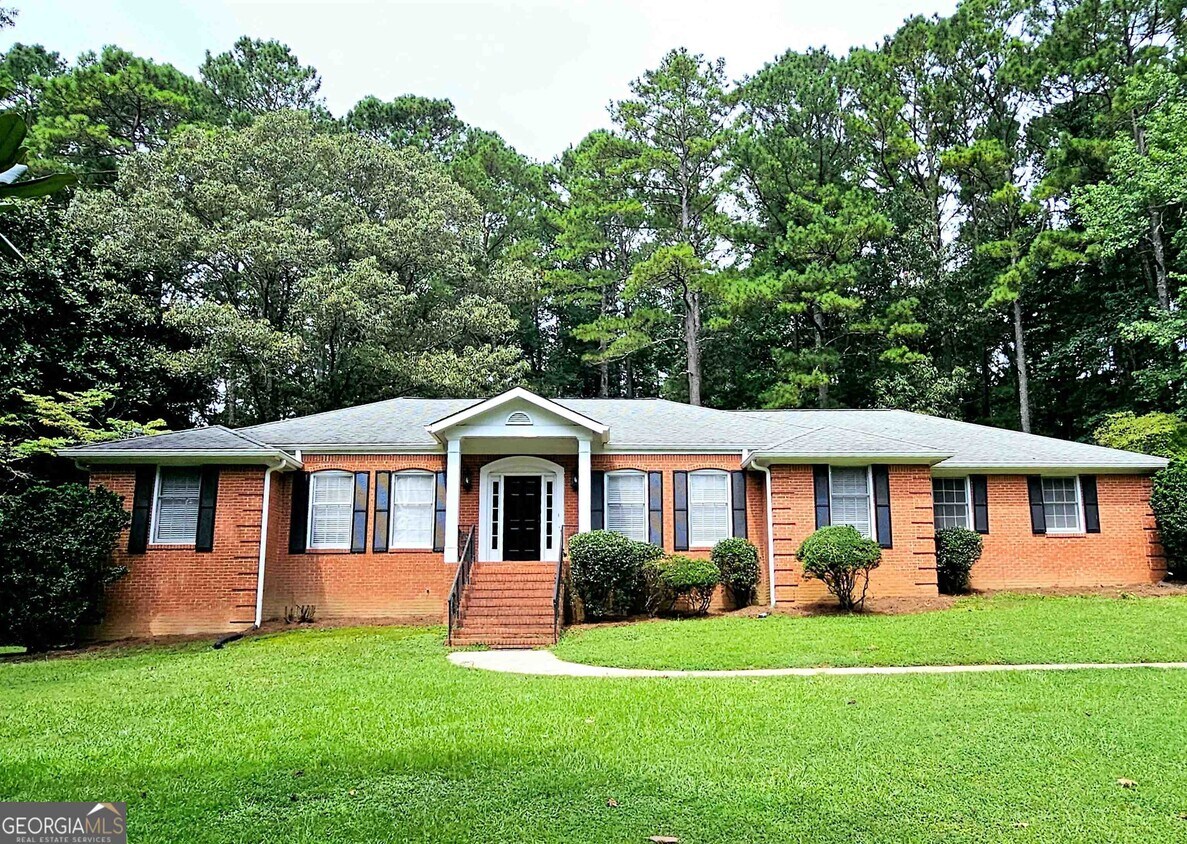 170 Oakcrest Dr, Sharpsburg, GA 30277 House Rental in Sharpsburg, GA
