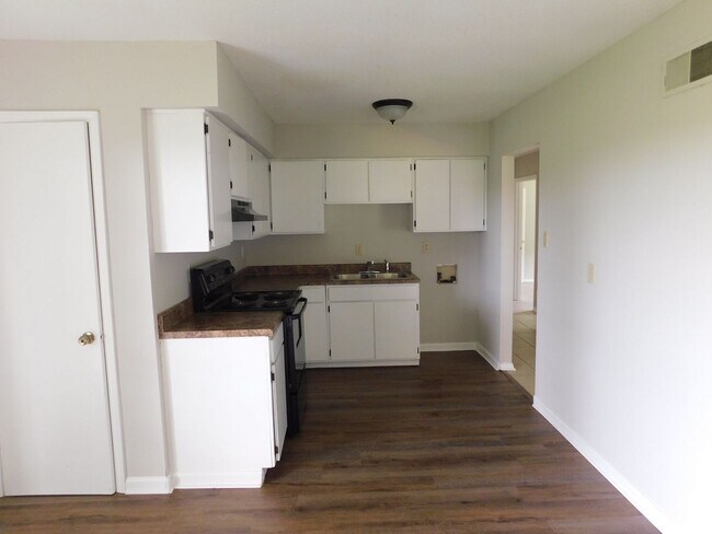 Foto del edificio - ****JUST REDUCED****1969 Dorchester Drive ...