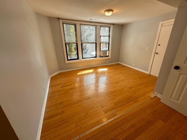 Building Photo - 2606 W Le Moyne St