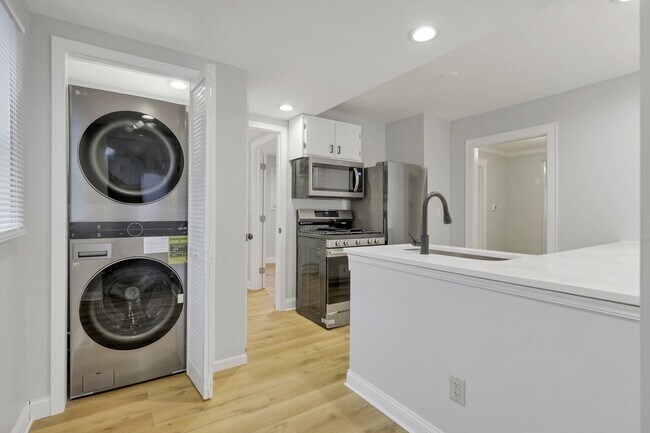 Building Photo - 541