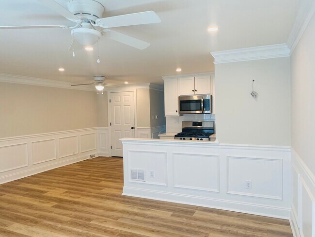 Dining Area/Kitchen - 1517 Curtin St
