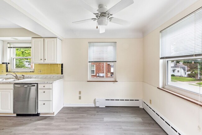 Foto del edificio - 3332 Maplecrest Pl