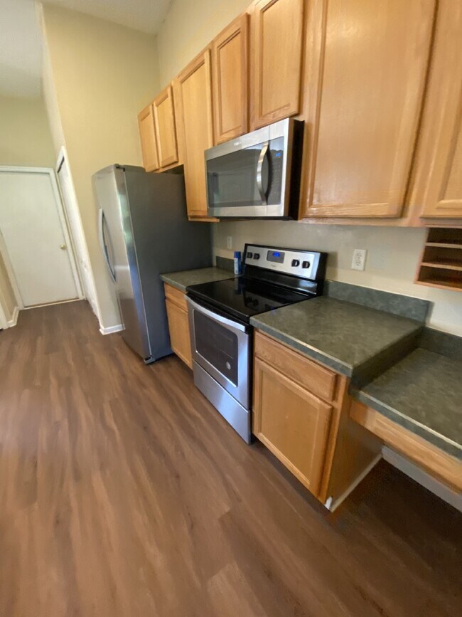Building Photo - FOR RENT:  Charming 3-Bedroom Home with Sp...