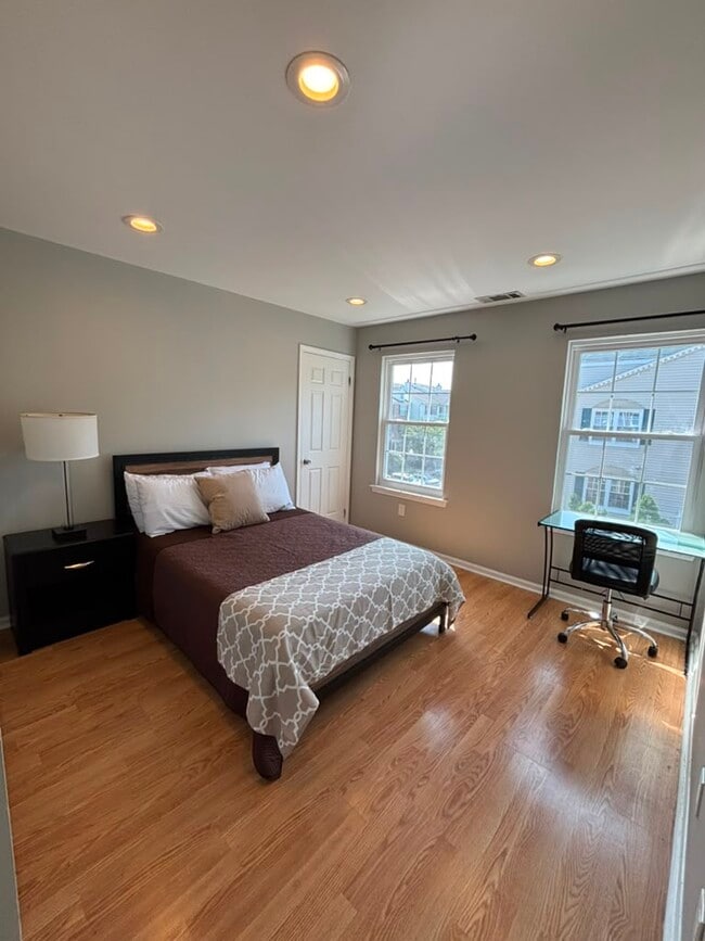 Photo - 4 Rutgers Dr (Newark, NJ) Townhome
