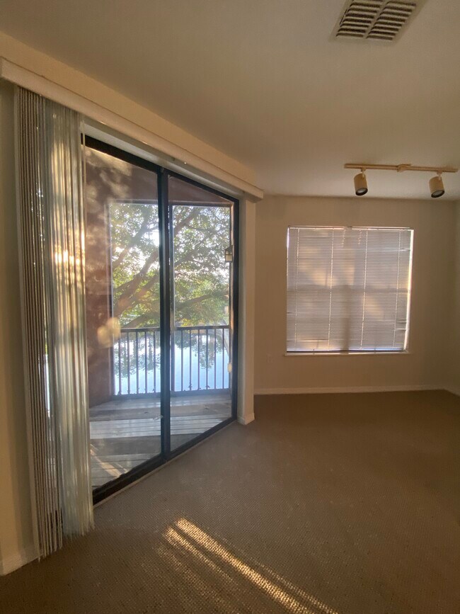 Foto del edificio - 6151 Metrowest Blvd