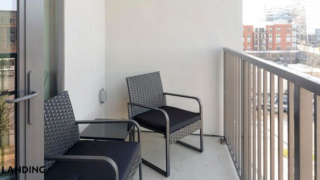 Foto del edificio - 1007 S Mint St