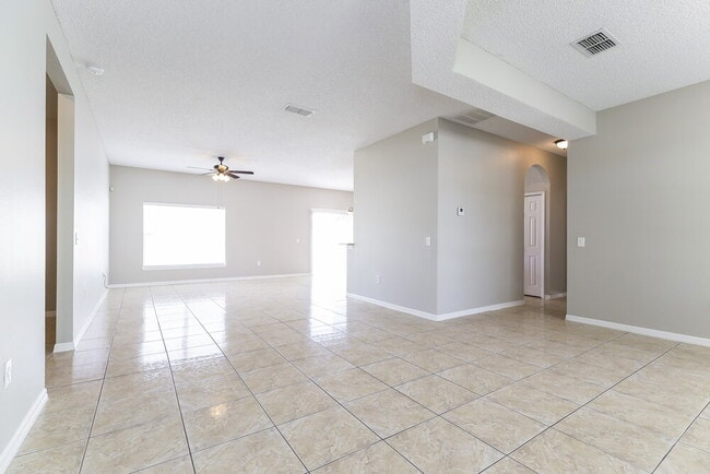 Building Photo - 2863 Berkshire Cir