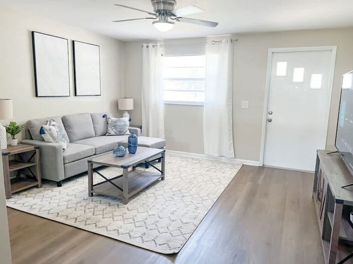 Foto principal - 38548 Naomi Ave