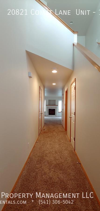 Building Photo - 20821 Comet Ln