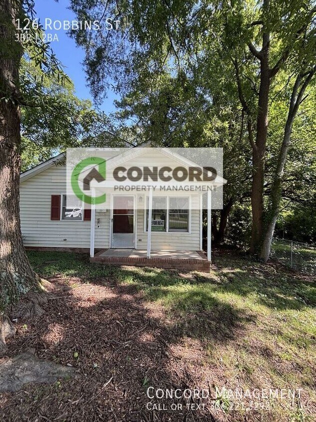 Foto principal - 126 Robbins St