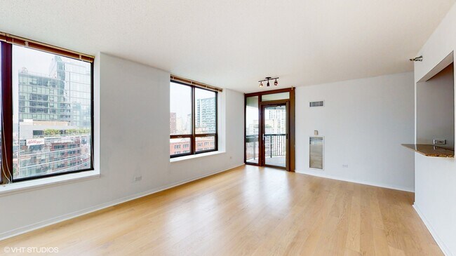 Building Photo - 400 N La Salle Dr