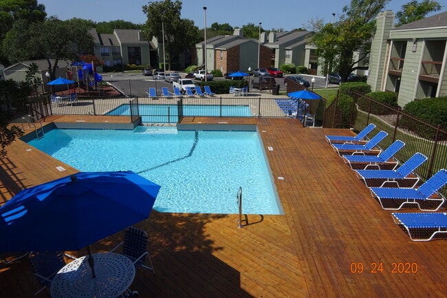 Building Photo - Summer Creek Apartments