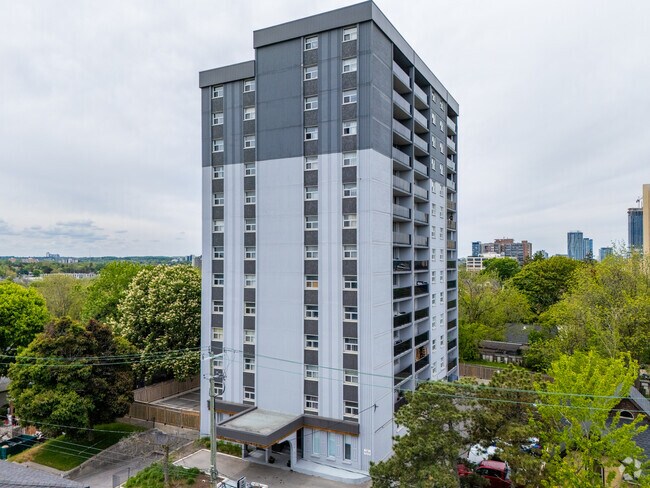 Photo du bâtiment - 86 Cedar St S