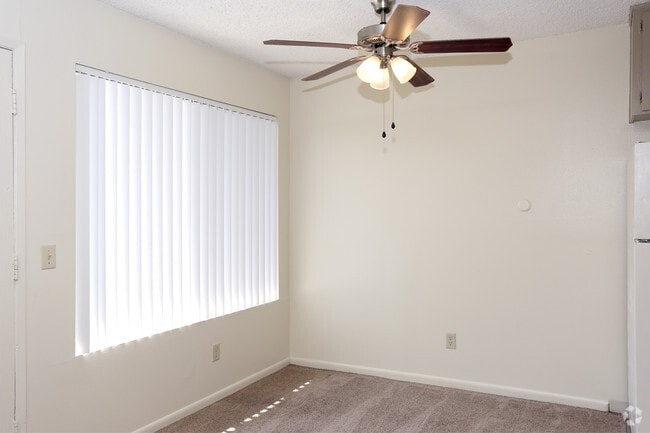 1BR, 1BA - 584 SF - Oak Valley Apartments