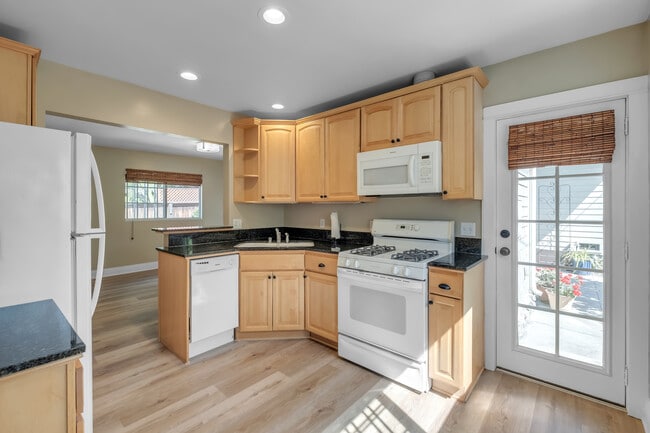 Foto del edificio - 715-712 Ocean View Ave