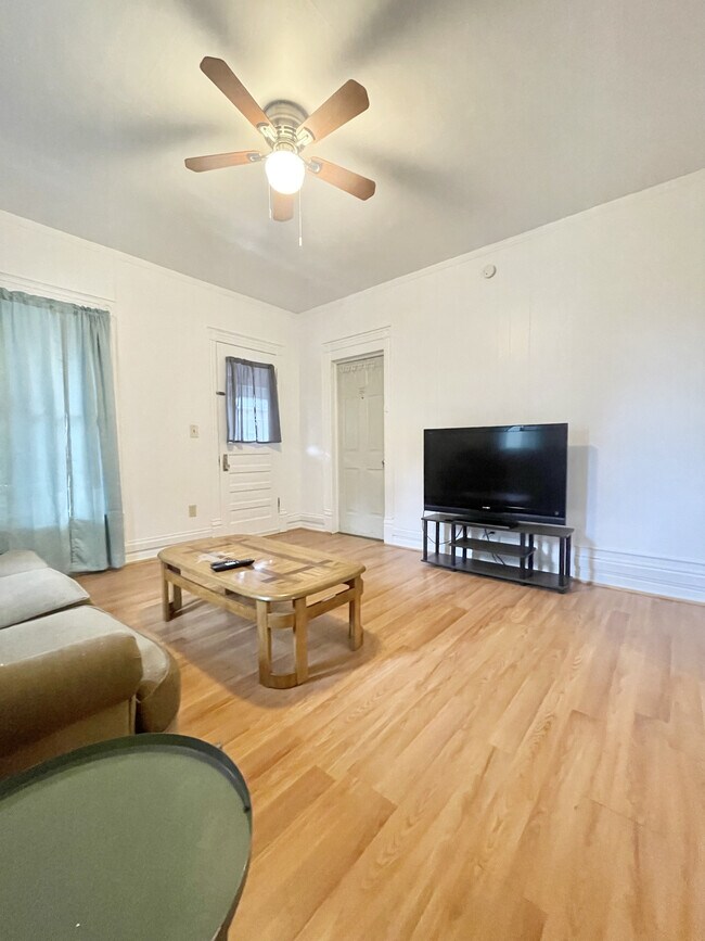 Building Photo - 7 Reynolds Ave