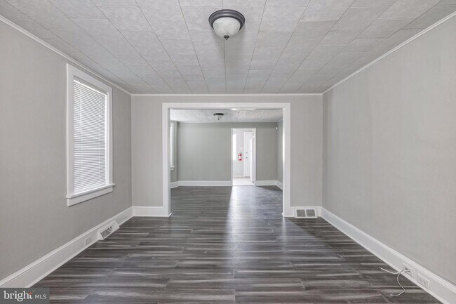 Foto del edificio - 330 Essex Ave