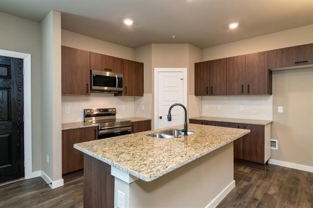 Building Photo - 611 Harvest Moon Dr