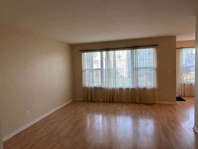 Building Photo - 1020 Chaucer Ct