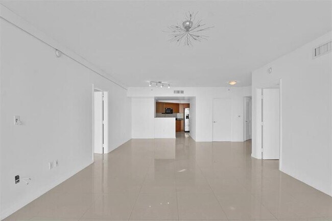 Building Photo - 16699 Collins Ave