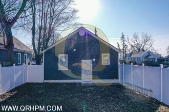 Building Photo - 1349 James St