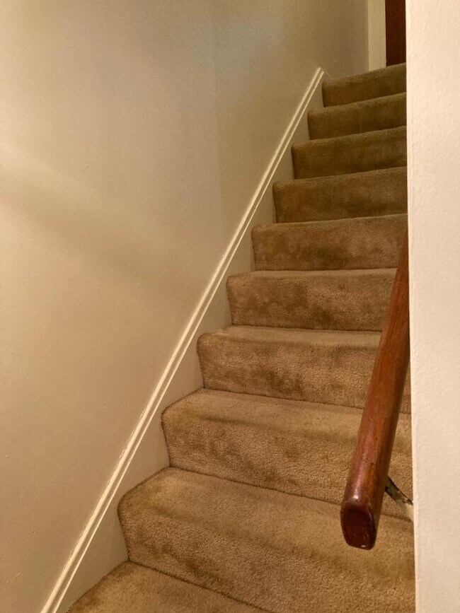 Staircase - 47 Bennett Village Ter