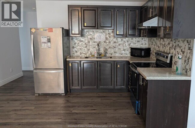 Building Photo - 475 Josephine Ave