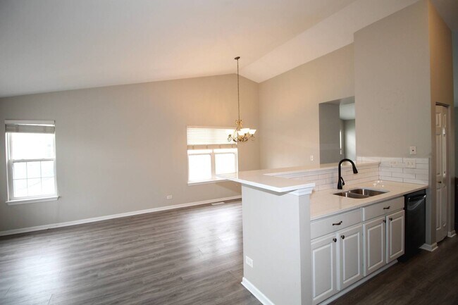 Foto del edificio - 2518 Golf Ridge Cir