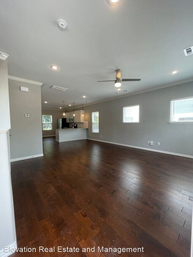 Foto del edificio - 3 br, 2.5 bath House - 929 W Lawson Street