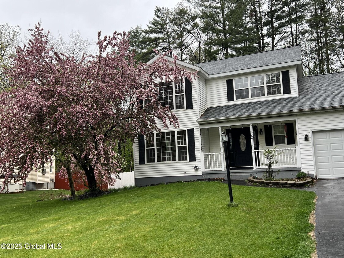 Foto principal - 89 Damascus Dr