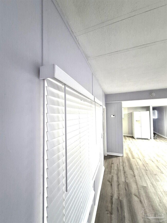 Building Photo - 5472 Dover Ave