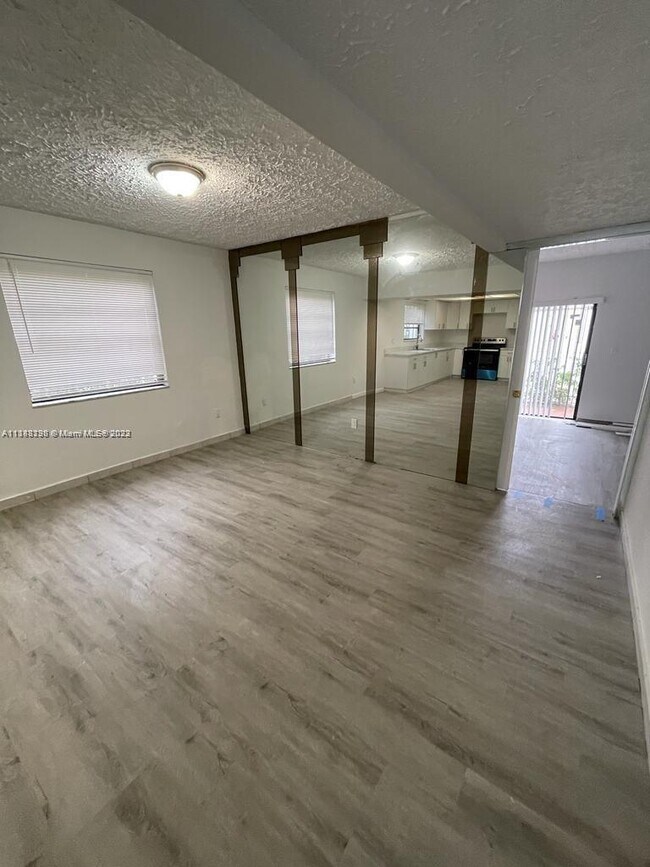 Foto del edificio - 3501 SW 15th St