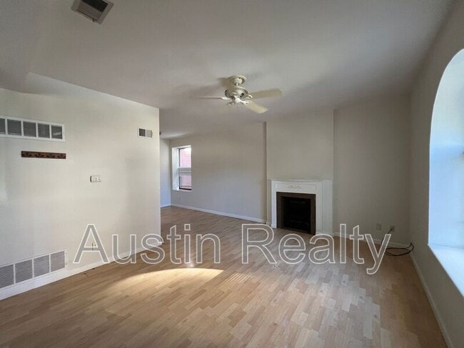 Foto del edificio - 4394 McPherson Ave