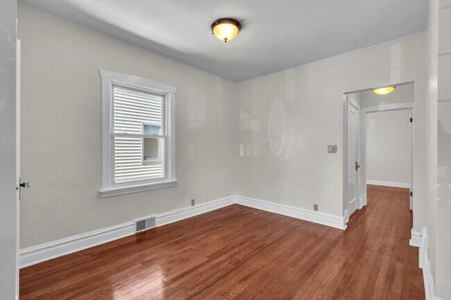 Foto del edificio - 4423 N Moody Ave