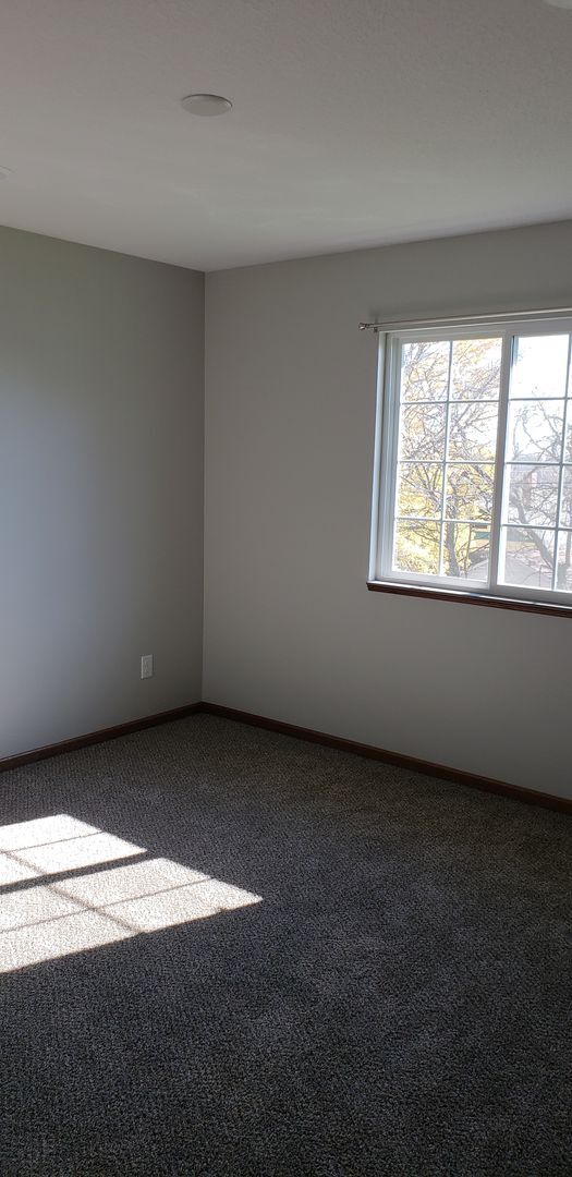 Building Photo - 613 Sheldon St