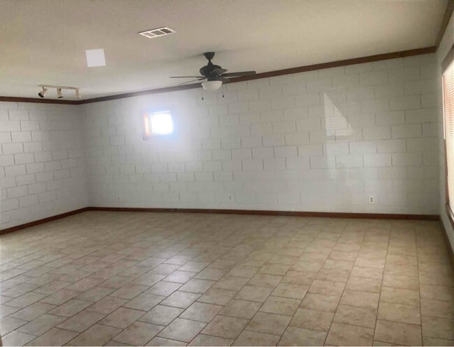 Building Photo - 72 Gulf View Dr