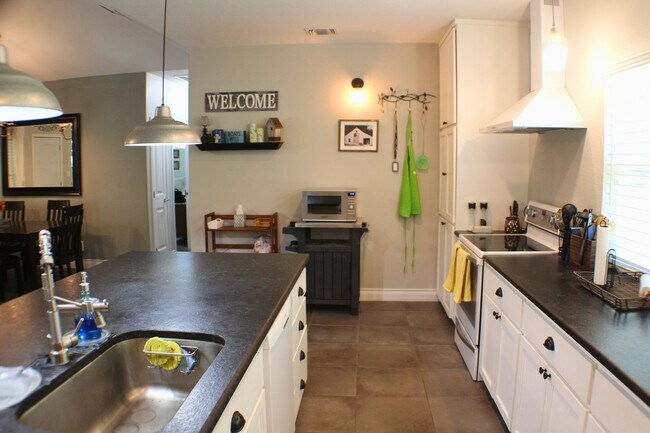 Foto del edificio - CANYON LAKE HILLS